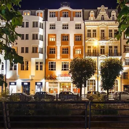 Dvorak & Wellness Hotel